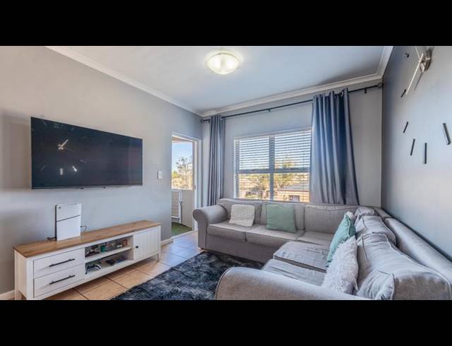 3 BEDROOM APARTMENT FOR SALE IN UITZICHT